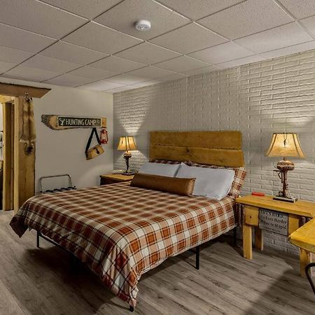 Stonegate Lodge King Bed, Wifi, 50In Roku Tv, Salt Water Pool Room #108 Eureka Springs Exterior foto