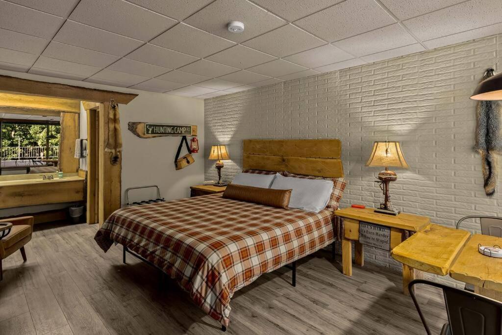 Stonegate Lodge King Bed, Wifi, 50In Roku Tv, Salt Water Pool Room #108 Eureka Springs Exterior foto