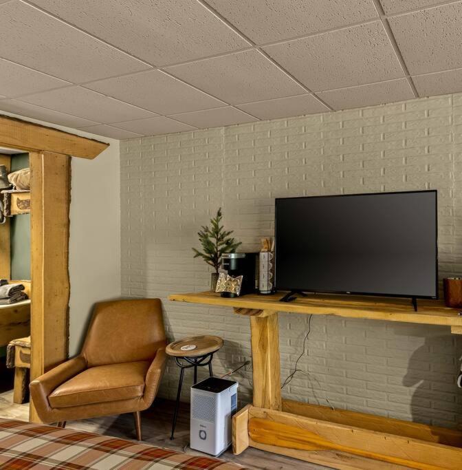 Stonegate Lodge King Bed, Wifi, 50In Roku Tv, Salt Water Pool Room #108 Eureka Springs Exterior foto