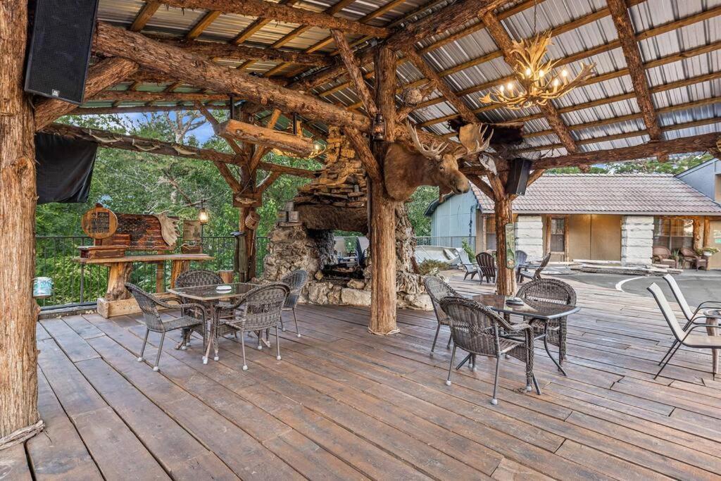 Stonegate Lodge King Bed, Wifi, 50In Roku Tv, Salt Water Pool Room #108 Eureka Springs Exterior foto